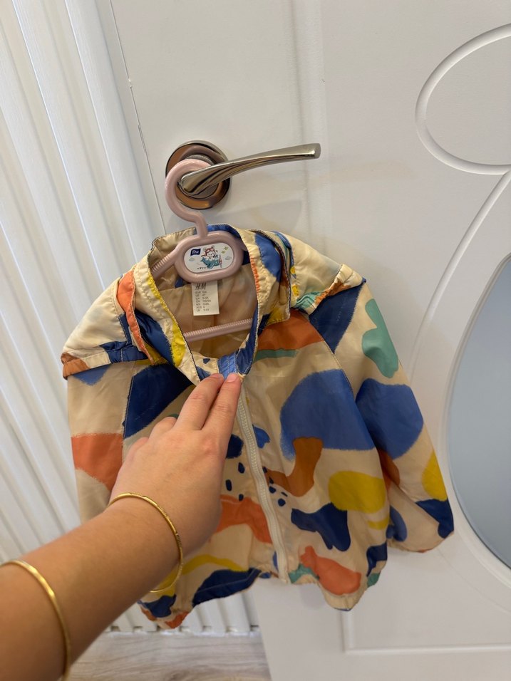 Kapüşonlu Yağmurluk - Görsel 2