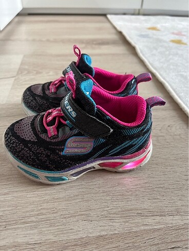 20 Beden Skechers ışıklı kız çocuk spor ayakkabı