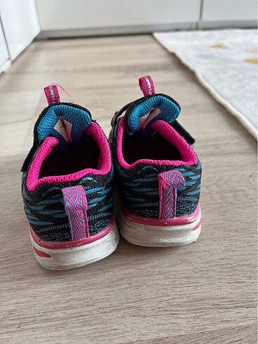 20 Beden pembe Renk Skechers ışıklı kız çocuk spor ayakkabı