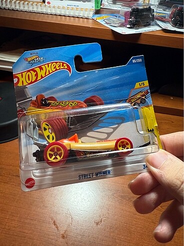 Hot Wheels 2025 / Street Wiener / Fast Food / Fotoğraftaki ürün 