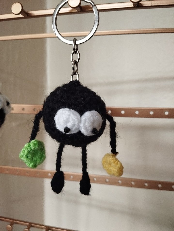 Susuwatari (is / kurum ruhları ) anahtarlık - Görsel 3