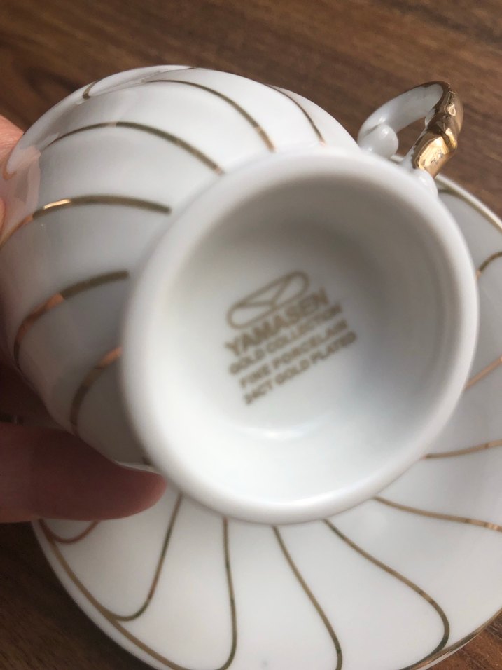 Beyaz İnce Desenli Porselen Fincan ve Tabağı - Görsel 2