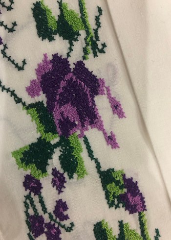 Mor Güllü kanaviçe El Yapımı yastık - Görsel 2