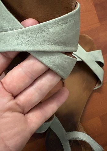 Bantlı buz mavisi/ mint tonları olan,tamamen deri Kadın Sandalet - Görsel 3