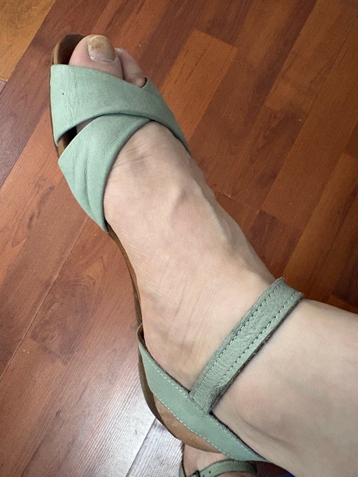 Bantlı buz mavisi/ mint tonları olan,tamamen deri Kadın Sandalet - Görsel 2