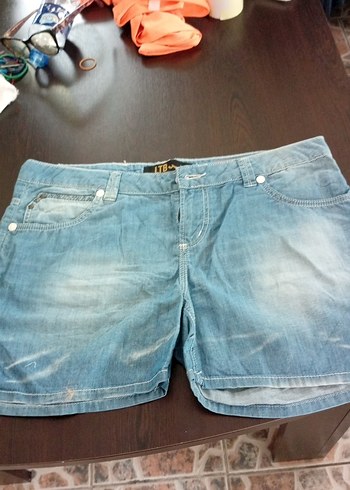Düğmeli Mavi Mini Denim Şort