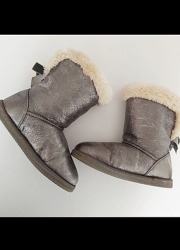 33 Beden gri Renk 33-34 numara nordstorm ugg