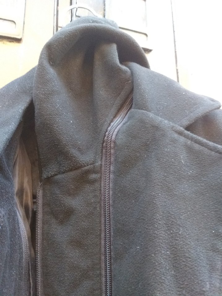 Erkek Çocuk Siyah Düğmeli Kaban - Görsel 3