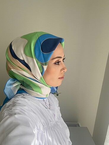 Color desen eşarp Benetton