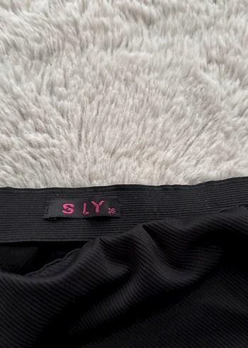 Fırfırlı Siyah Etek - Görsel 3