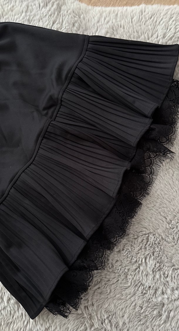 Fırfırlı Siyah Etek - Görsel 2