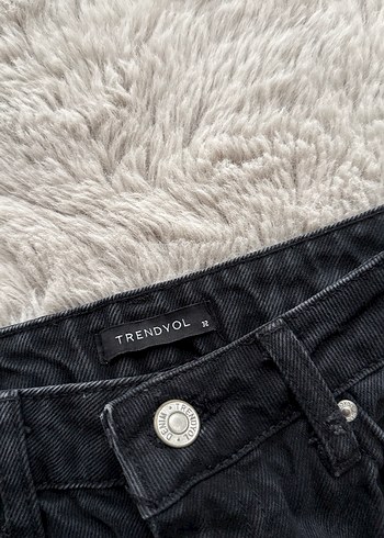 Siyah Yırtık Detaylı Salaş Kadın Kot Pantolon - Görsel 2