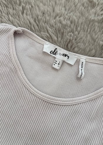 Kırık Beyaz Renk Yüksek Yakalı Crop Top - Görsel 2