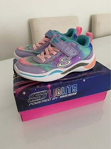 27 Beden Skechers Işıklı Ayakkabı