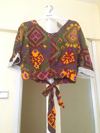 Sırt detaylı crop top