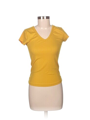 Diğer T-shirt %70 İndirimli.