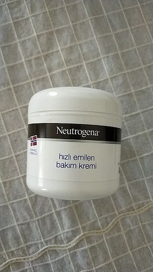 Neutrogena el vücut kremi 
