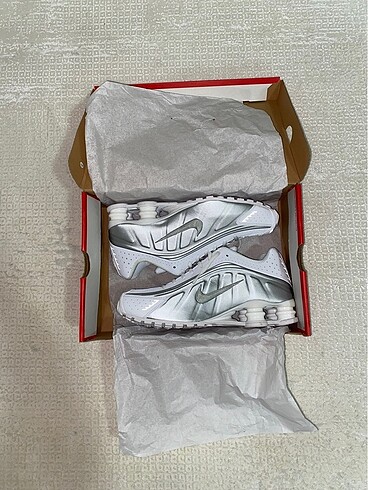 Shox R4 Mettalic Silver