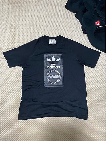 adidas tişört