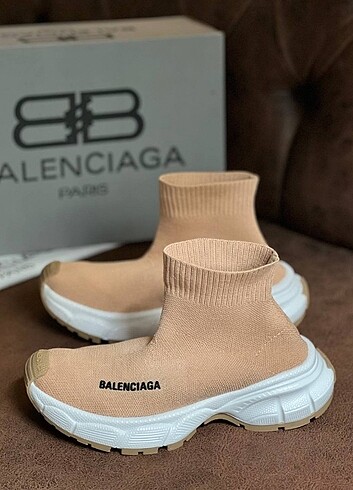 BALENCİAGA KADIN BOT