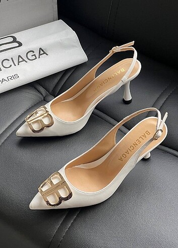 37 Beden Balenciaga topuklu ayakkabı