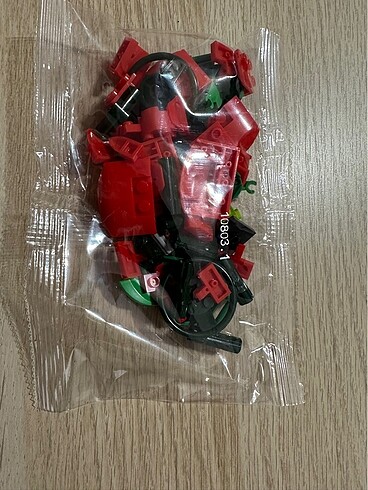 İki gül bir nazar boncuğu charm
