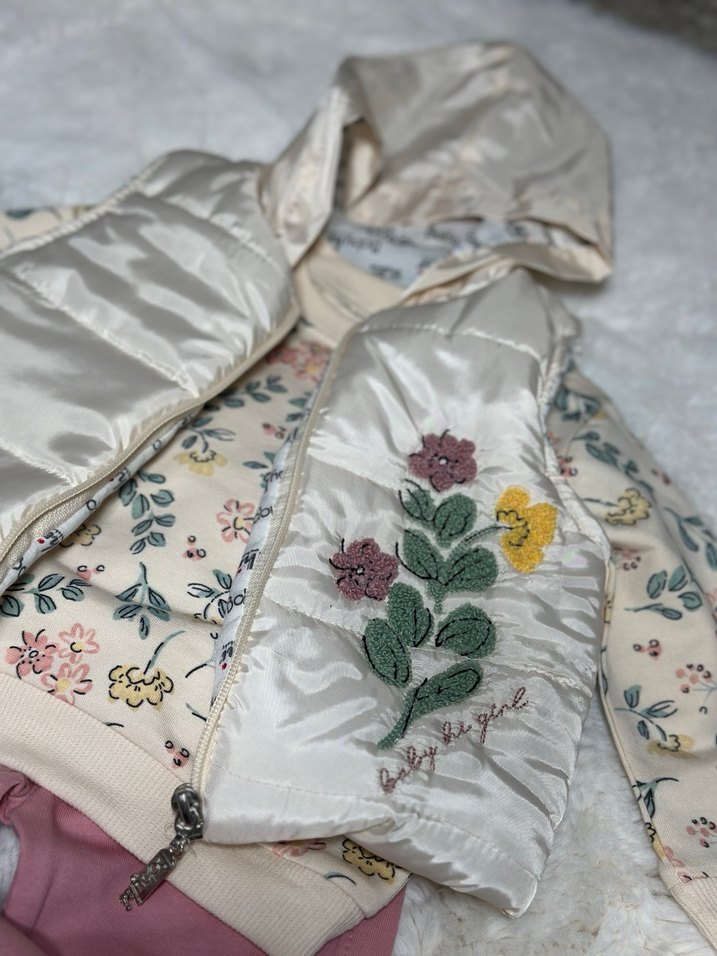 Kapüşonlu Nakışlı Kız Yeleği - Görsel 2