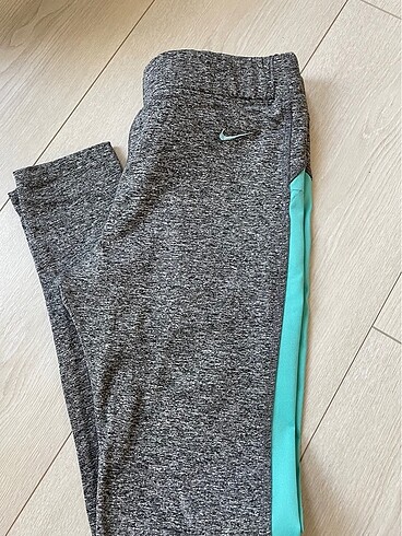 Nike tayt