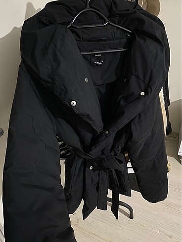 bershka mont