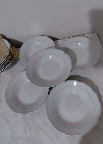 Beyaz Kenarlı Porselen Yemek Tabakları - Görsel 2