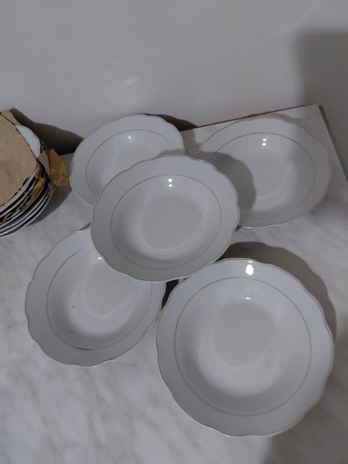 Beyaz Kenarlı Porselen Yemek Tabakları - Görsel 2