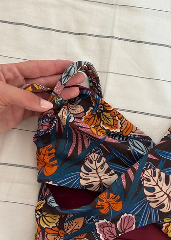 Çok Renkli Desenli dekolteli Mayo - Görsel 3