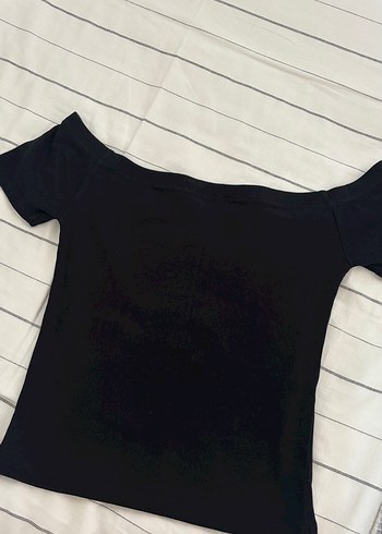 Pull and Bear Kadın Siyah Mini Crop Top kayık yaka