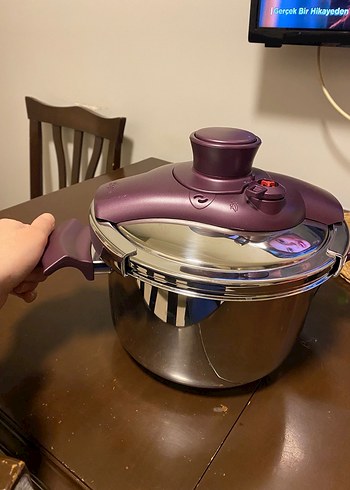 Bordo Renkli Düdüklü Tencere - Görsel 2