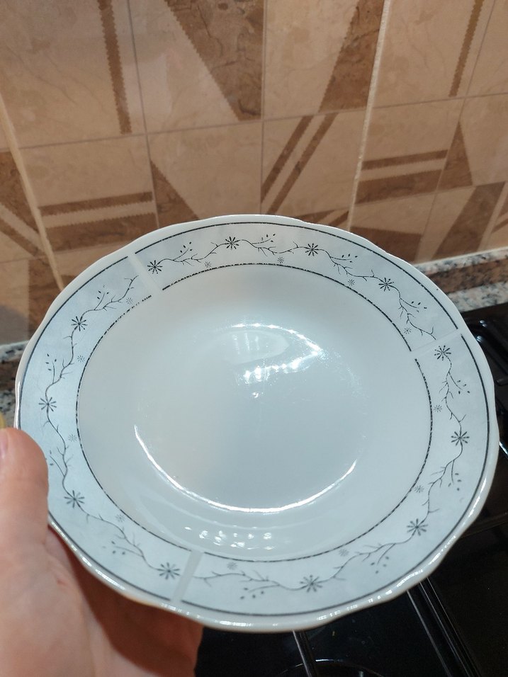 Gri desenli beyaz yemek tabağı - Görsel 2