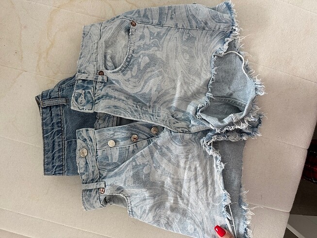 Zara hepsi tek tek 200 tl