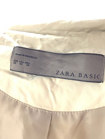 xs Beden çeşitli Renk Zara Trenchcoat %70 İndirimli.