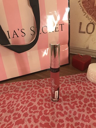 Vs lip gloss
