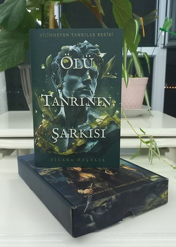 Ölü Tanrının Şarkısı