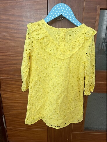 6 Yaş Beden sarı Renk Mango 5-6 yaş elbise