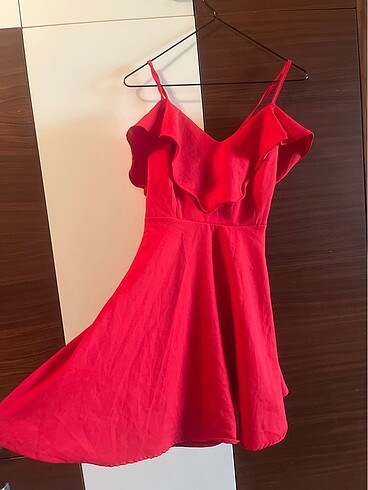 Zara Etika L beden sıfır elbise sırtı çapraz bağlama etiketli