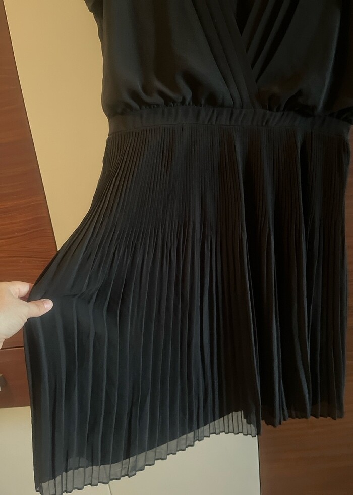 Park Bravo 42 beden pliseli siyah elbise - Görsel 3