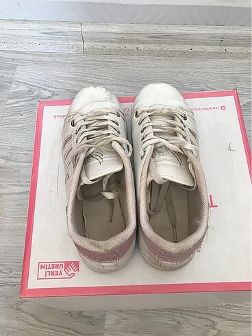 Spor ayakkabı - Görsel 2