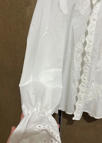 Beyaz Nakışlı Uzun Kollu Keten Gömlek - Görsel 3