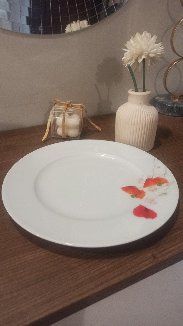 Beyaz Porselen Çiçek Desenli Fincan ve pasta tabağı - Görsel 3