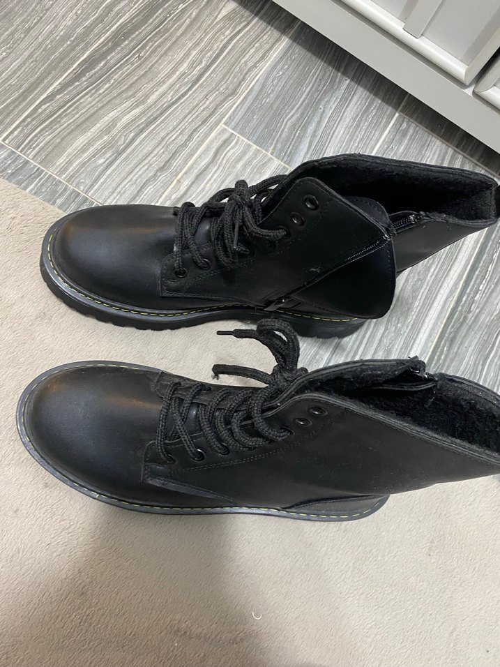 Siyah bot - Görsel 2