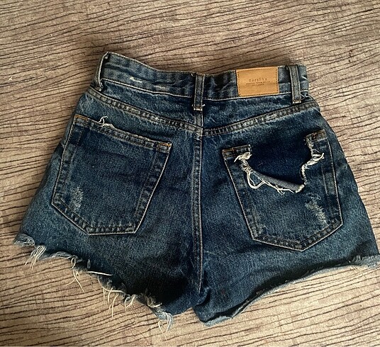 Bershka bershka yırtık mini kot şort