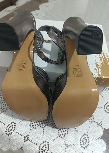 Gri Metalik Platform Topuklu Kadın Ayakkabı - Görsel 3