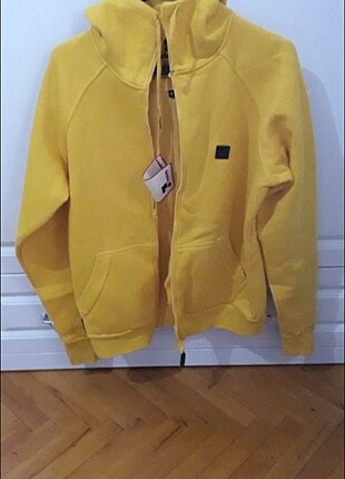 Kapişonlu Sweatshirt 