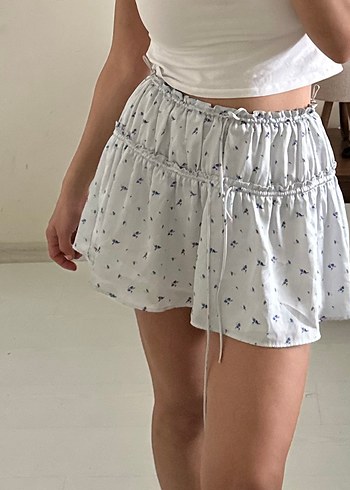 Beyaz Fırfırlı Çiçekli Mini Etek